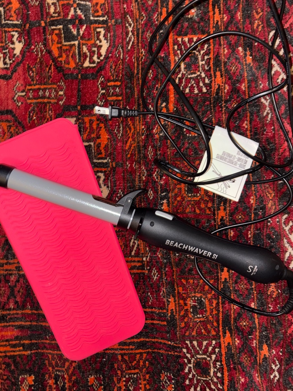 Beachwaver S1 1" Curling Wand in Black with Pink Heat Mat
